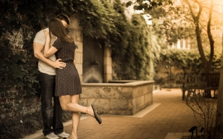 Romance Tips For Couples Kisses Hugs Importance : Experts Reveals Importance Of Kisses And Hugs During Romance.