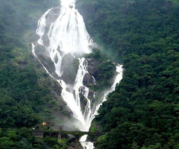 indian waterfalls | దూద్ సాగర్ జలపాతాలు | chachai falls | Photo of 0