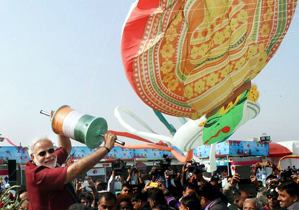 Narendra Modi inaugurates 26th International Kite Festival Photos | Photo of 0 | 26th International Kite Festival Images | Gujarat CM Narendra Modi inaugurates 26th International kite festival