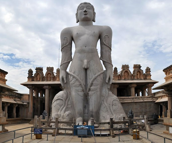 Photo of 0 | గోమటేశ్వర బాహుబలి విగ్రహం | historical constructions india | the wonderful constructions india