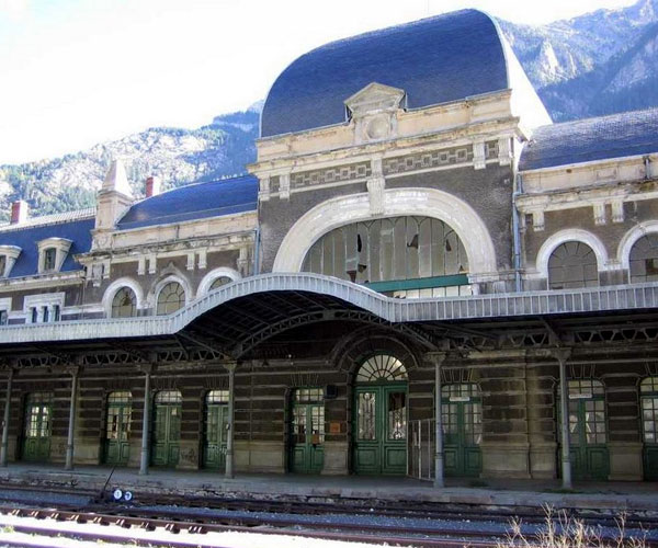 Photo of 0 | the royal railway stations | most dangerous railway stations | ఈస్టేషియన్ కాన్’ఫ్రాంక్ (Estacion Canfranc, Spain)