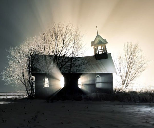 కెనడాలో నిషేధించబడిన చర్చి (Abandoned church in the Snow)