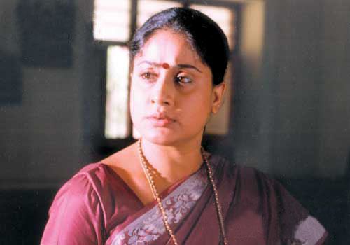 MP Vijayashanti met the Chief Minister