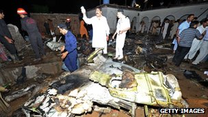 Pakistan plane crash victims mourned
