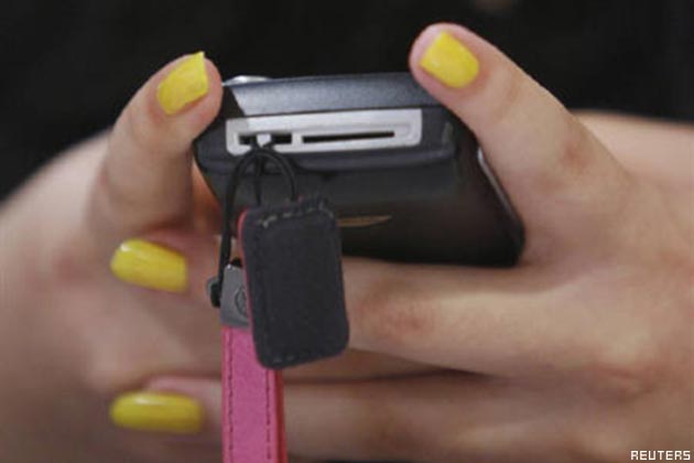 New militant outfit in J&K threatens girls against using mobiles