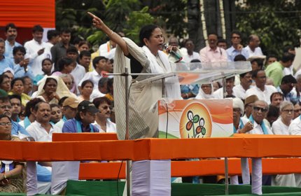 Independence Day or Republic Day? Mamata breaks tradition, hoists tricolour at Red Road 