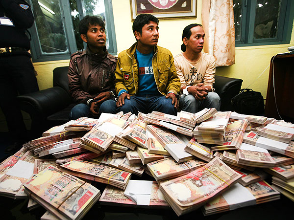 Fake currency being pumped through Nepal, Bangla borders 