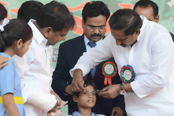 cm kiran kumar reddy launched chinnari chupu scheme