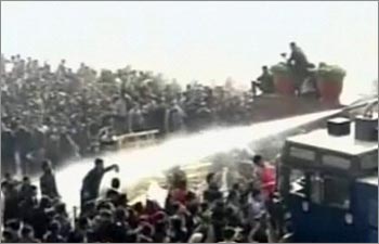 Peaceful protest turns chaotic at India Gate