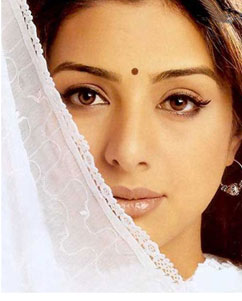  Tom Cruise got attracted by Tabu since he feels that she is very lucky