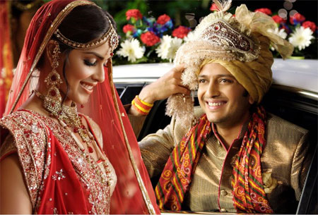 Riteish-Deshmukh-and-Geneli