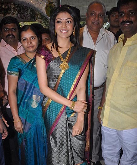 kajal_at_chennai_shoping