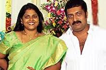 Well, it is about Prakashraj and his former wife Lalitha Kumari. It is known news that Prakash legally parted ways from Lalitha Kumari and