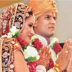 The multi-community mass marriage that was organized by Navneet Kaur's husband Ravi Rana will enter the Limca Book of Records and GuinnesNavneet Kaur Marriage: Navneet Kaur is an Indian film actress who mainly acts in Telugu films. Her family hails from Punja