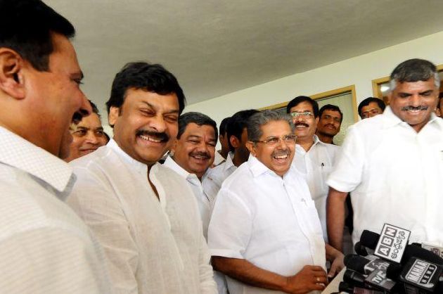 minister chiranjeevi meets rahul gandhi on Telangana issue