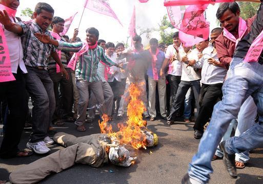 t congress leaders target governor narasimhan