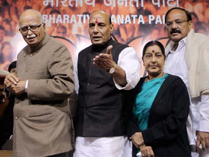rajnath singh, venkaiah naidu fire on congress party 