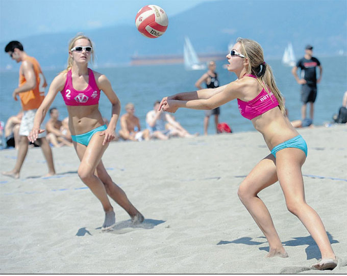 Beach volleyball sets up Olympic fans