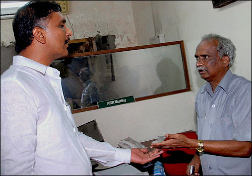 AP Bhavan Employees Slipper Attack on TRS Leaders