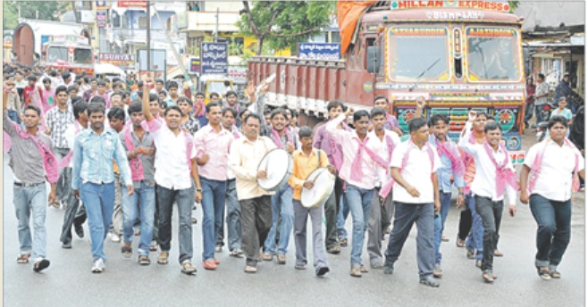 TRS warns Vijayamma on 'chenetha deeksha'