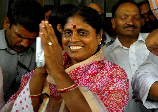 YSRC honorary president Y.S. Vijayamma to Sircilla town in Karimnagar