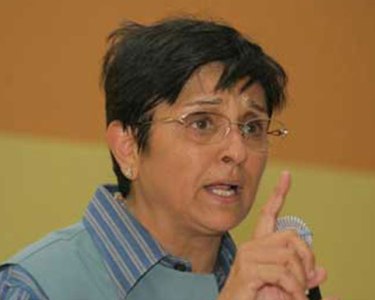 Kiran Bedi lashes out at Prime Minister Manmohan Singh