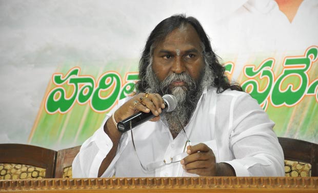 Jagga Reddy attacks Harish Rao over Polavaram