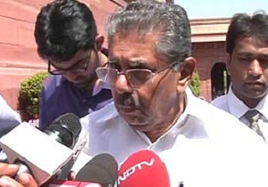 Telangana is no appadam or dosa: Vayalar Ravi 