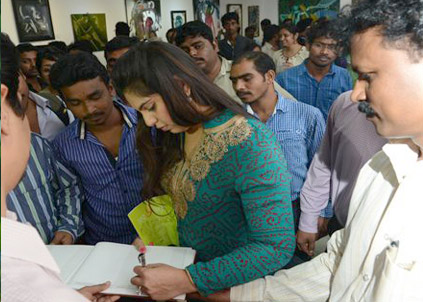 upasana launches paintings exhibition
