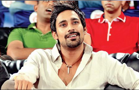 actor ravi teja and  varun sandesh in flop movies