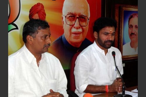 bjp mla kishan reddy fire on cm kiran kumar reddy