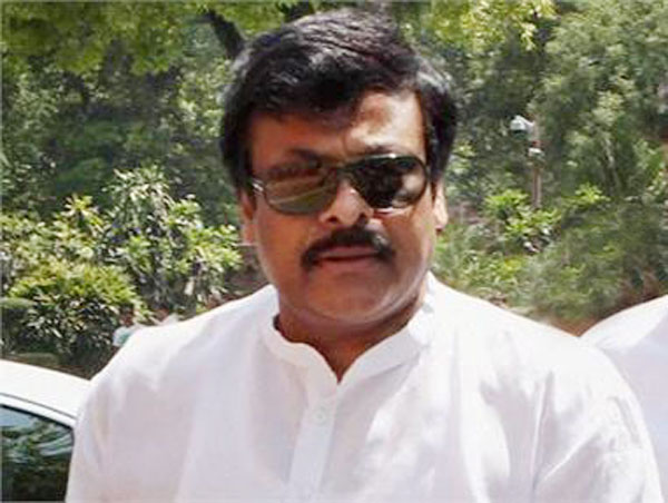 chiranjeevi appeals to sonia on telangana issue