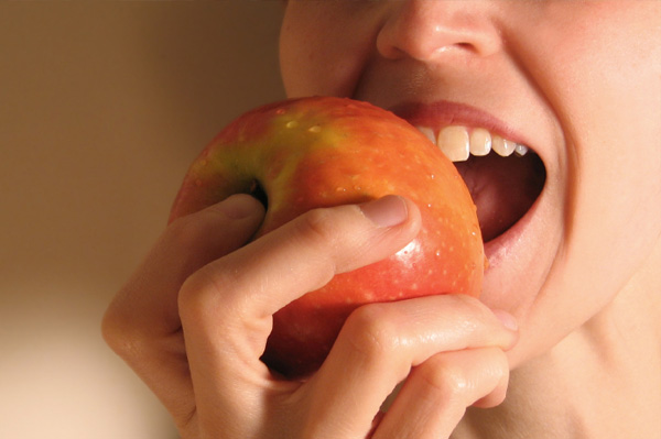 15 health benefits of eating apples