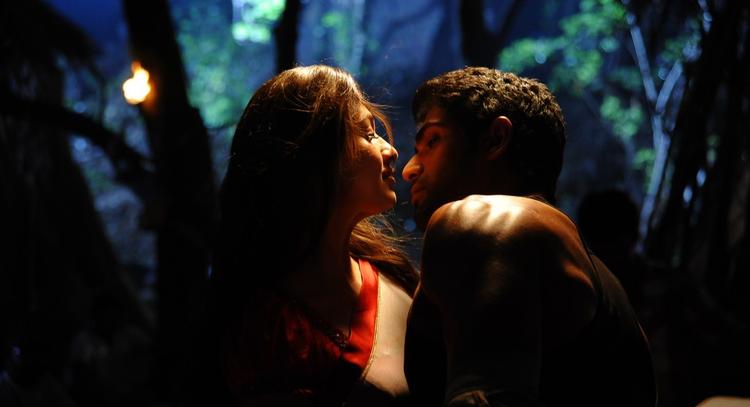 rana-and-nayatara-hot-still_inn
