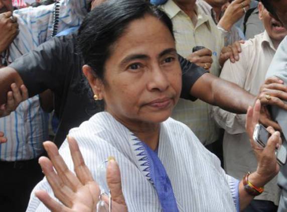 Mamata Banerjee reaches out to BJP
