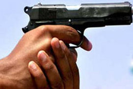 Bangalore One dead in bank robbery Rs 10 lakh stolen 