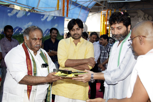 Pawan_kalyan_Trivikram_ee