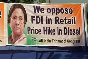 Mamata brings anti-FDI war to Jantar Mantar 