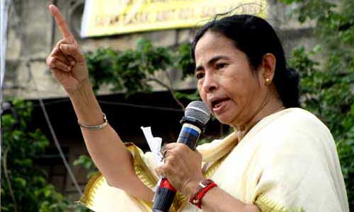 Mamata Banerjee blasts media, channels for 'news pollution'