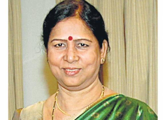 Cold War Between CM Kiran and Galla Aruna Kumari