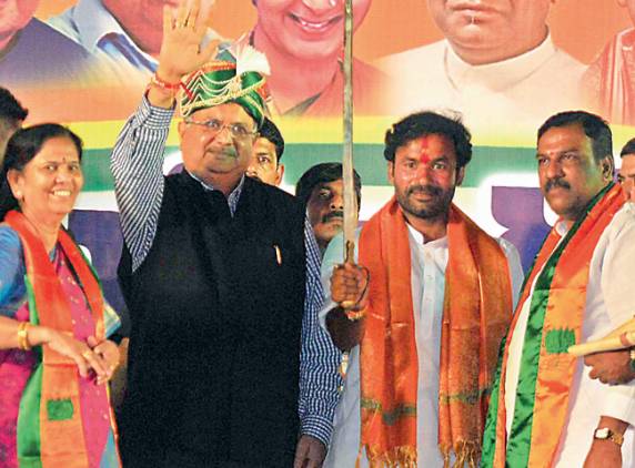 BJP leaders begin Telangana deeksha in Delhi