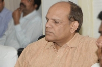 High court said that ghmc commisioner someshkumar bahave like a monark