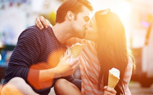 different types of kisses uses in romance : some kisses will help to couple to increase their romantic feelings while having romance