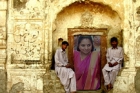 Telangana cm kcr doughter mp kavitha temple in pakistan