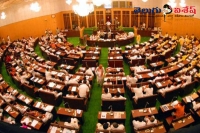 Telanagana tdp leaders doing dharna at speaker chamber