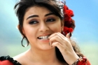 Actress hansika mobbed by fans in chennai
