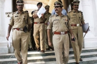 Men open fire at police suspected as theives not maoists