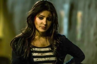 Anushka sharma nt10 movie trailer bollywood news women rape incident