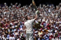 Aussies show upper hand in sydney test even on day two