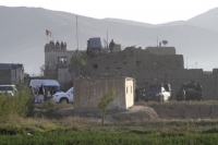 At least 350 prisoners escape from afghan jail